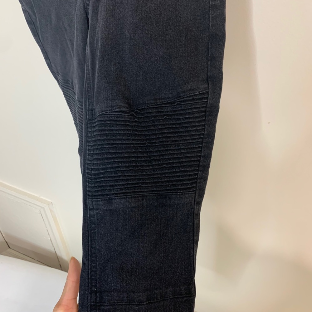 Black skinny jeans